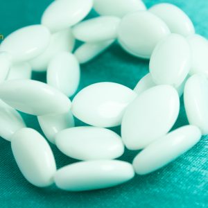 Jade Blanco Corte Marquesa (10x15 MM)